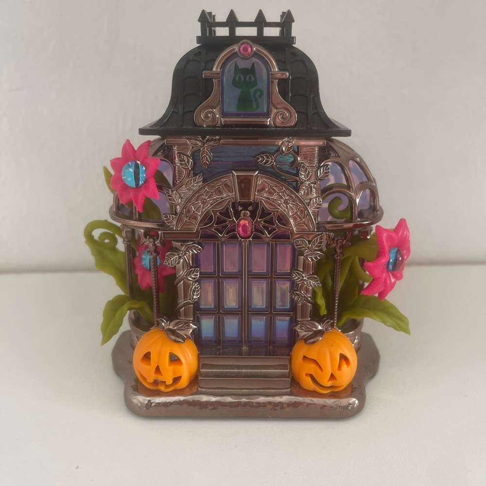Bath and body works Halloween wallflower